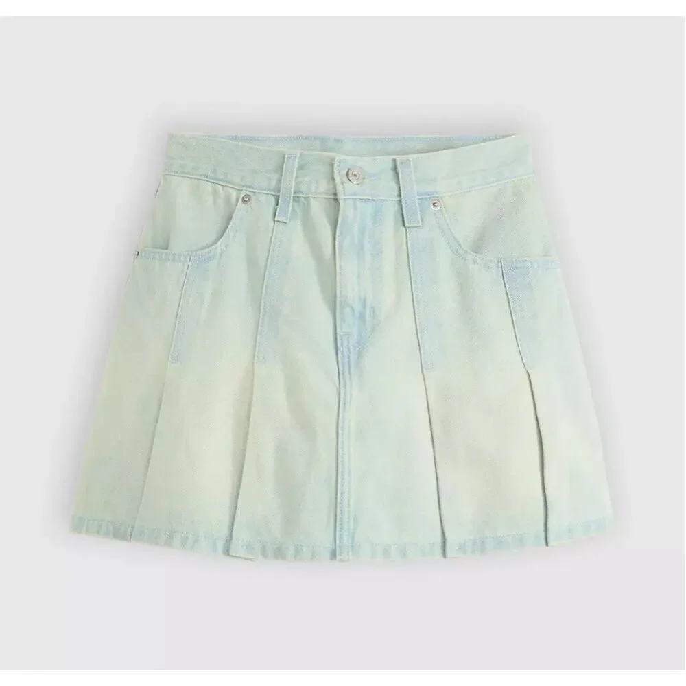 Levi’s Pleated Mini Skirt On Blast Light Wash 29